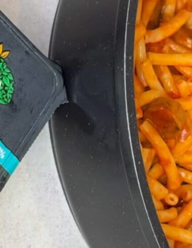 פסטה ונקניקיות טבעוניות של מרינה