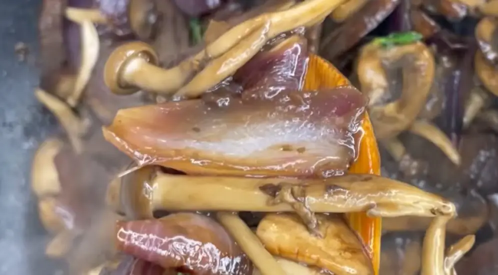 מיקס פטריות ובצל מקורמל